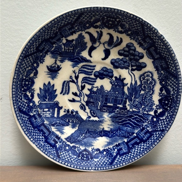 Vintage Japan Blue Willow Plate - Collector Collection Classic Antique - Picture 1 of 11